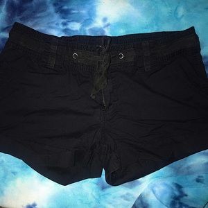 Forever 21 black short shorts